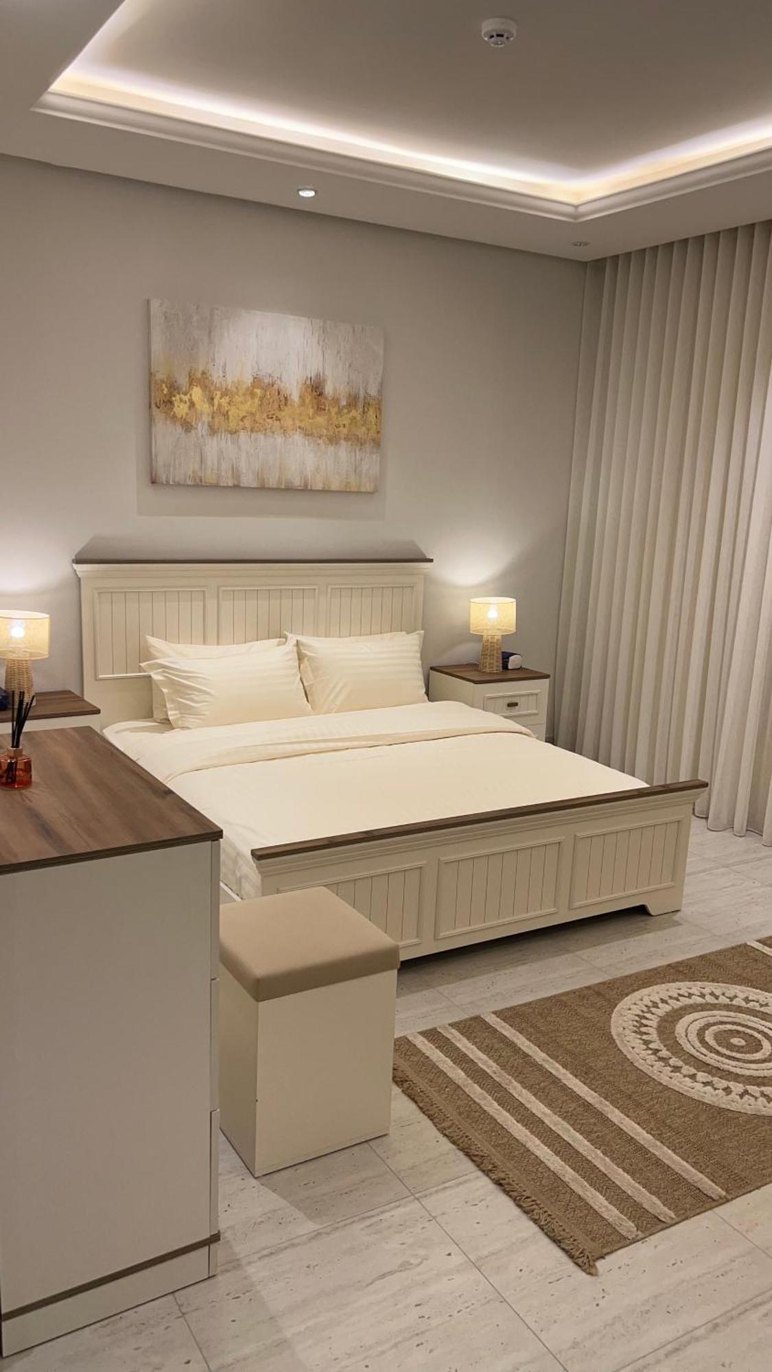 فاخرة بصالة وثلاث غرف نوم Apartment *